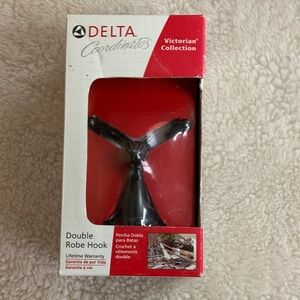 Delta Coordinates Victorian Collection Double Robe Hook. 
New/unused in box.